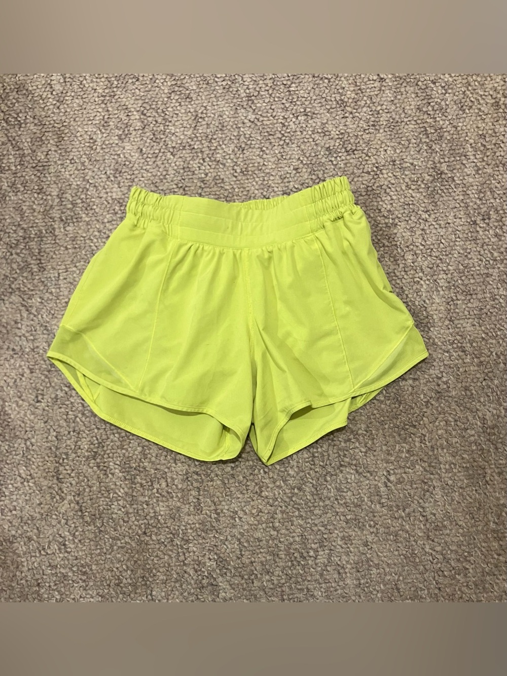 Lululemon Hotty Hot Low-Rise Lined Short 4" - Picture 2 of 4